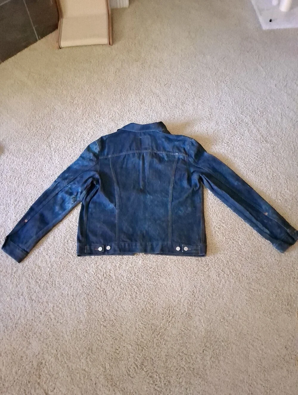 Vintage 1990's Levi Dark Blue Denim Trucker Jacket. Size XL